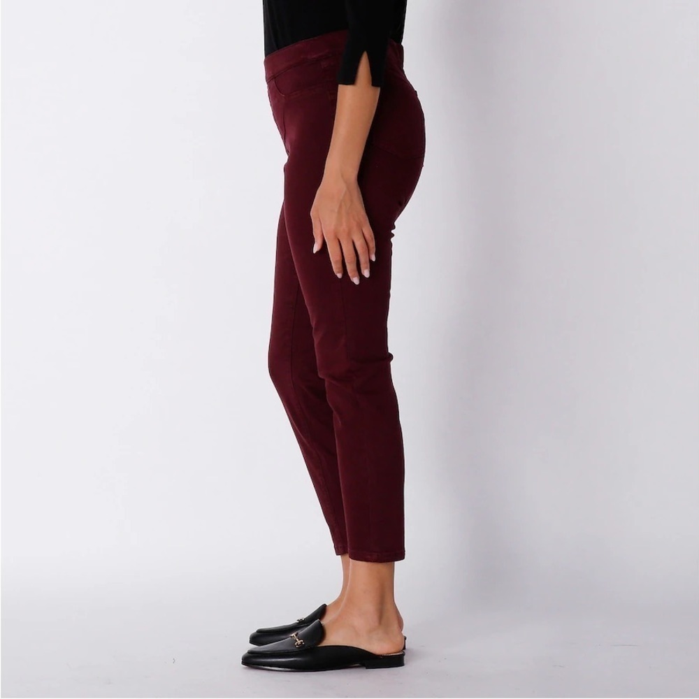 NWT George Straight Pull On Pants